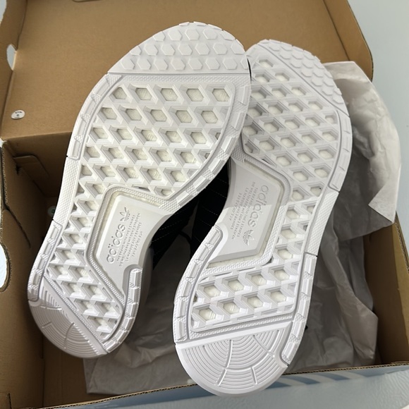 adidas gazelle silver green womens adidas NMD V3 Boost